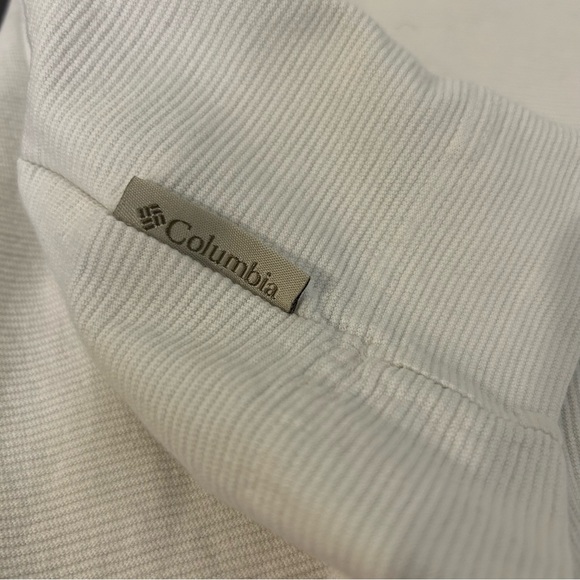 Columbia Shirt - Picture 5 of 10